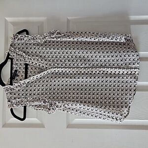 Pelione Sleeveless Blouse, NWOT, Small with Geometric Shapes